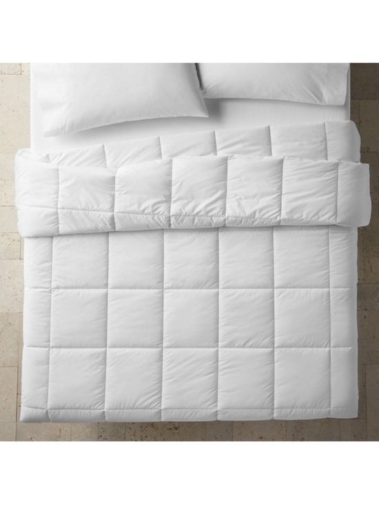Casaluna Other - Casaluna F/Q Ultra Weight Premium Down Alternative Comforter
